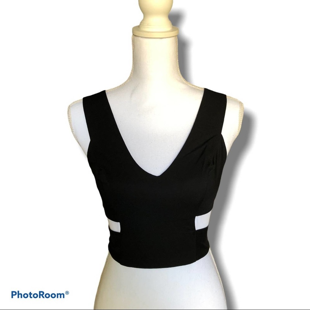 NWT- Faith In Love Zip Back Cut Out Crop Top- Size 6
